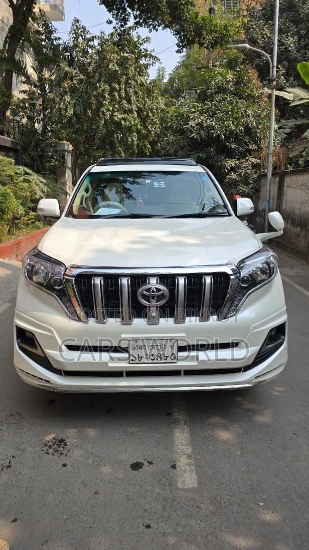 Toyota Land Cruiser 4.0 V6 DLX 2015 Pearl