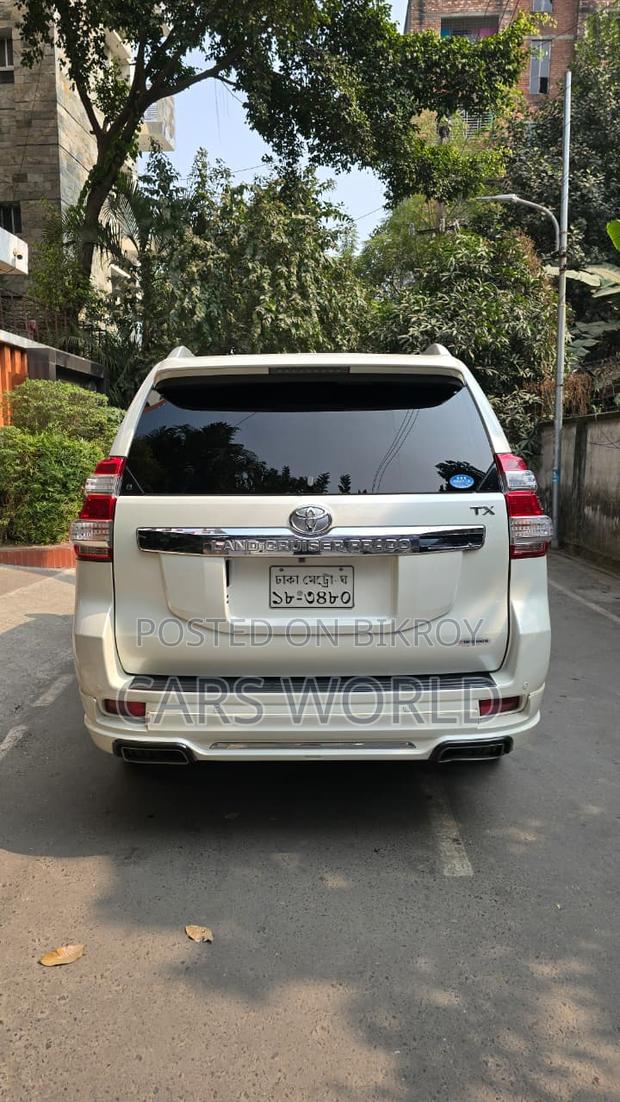 Toyota Land Cruiser 4.0 V6 DLX 2015 Pearl