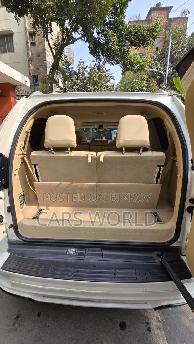 Toyota Land Cruiser 4.0 V6 DLX 2015 Pearl