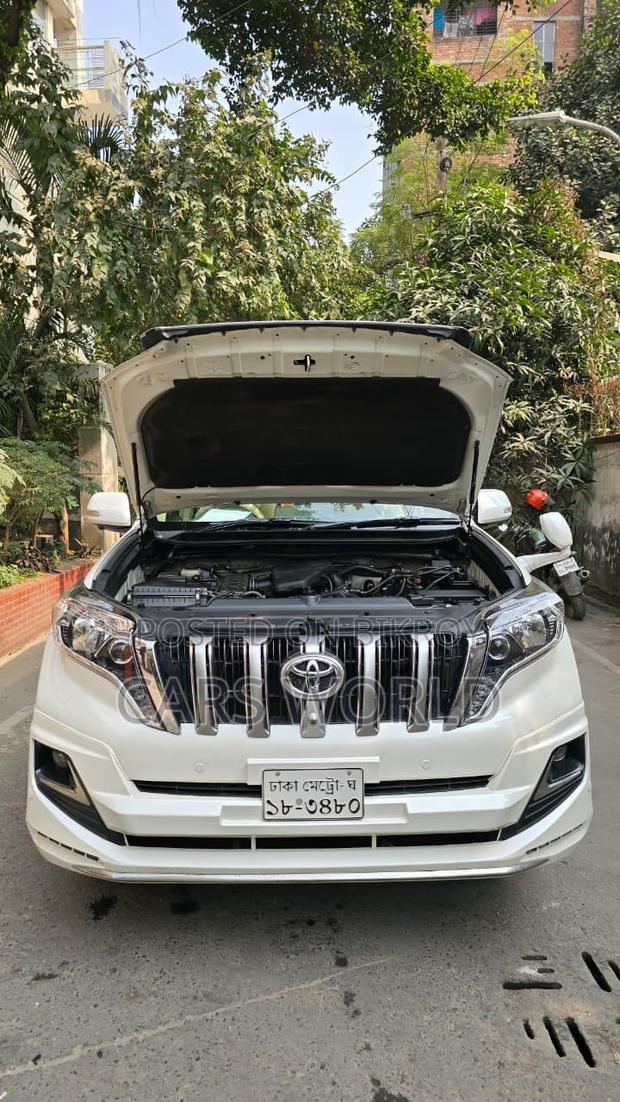 Toyota Land Cruiser 4.0 V6 DLX 2015 Pearl