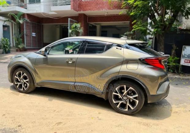 Toyota C-HR G LED PKG BROWN 2020