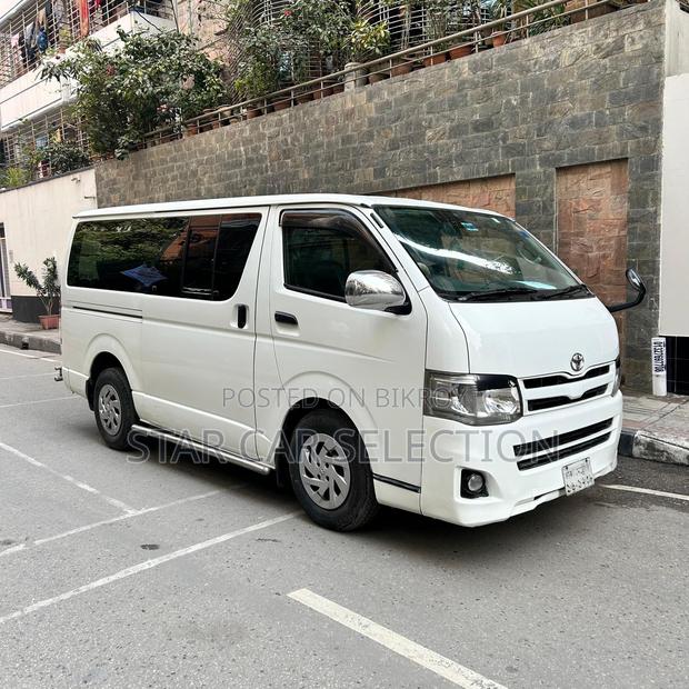 Toyota Hiace GL(HALF SELLING) 2012