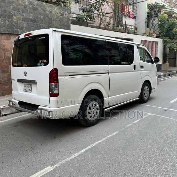 Toyota Hiace GL(HALF SELLING) 2012