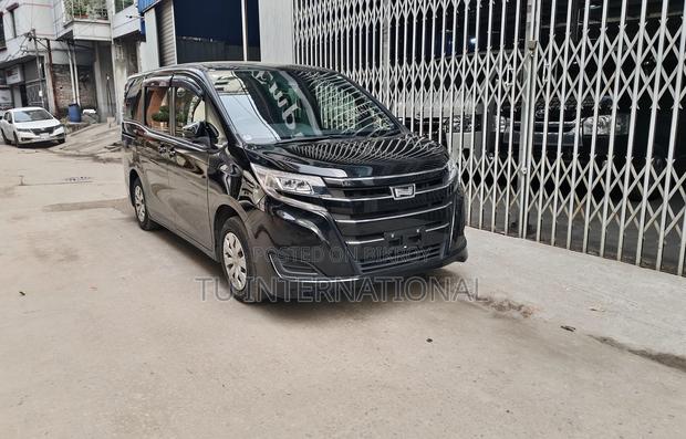 Toyota Noah X NON HV PKG 2020