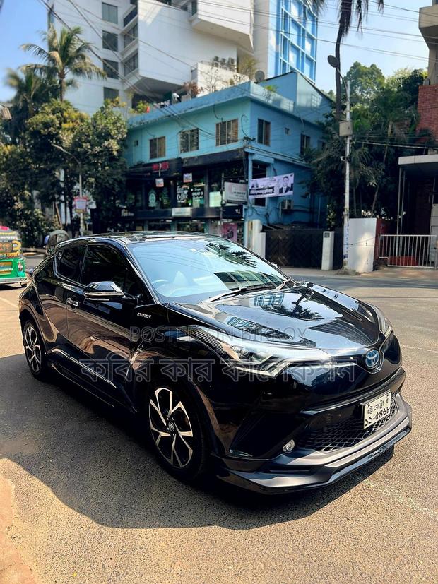 Toyota C-HR modelist 2017