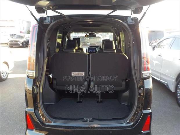 Toyota Noah WXB HYBRID 2021