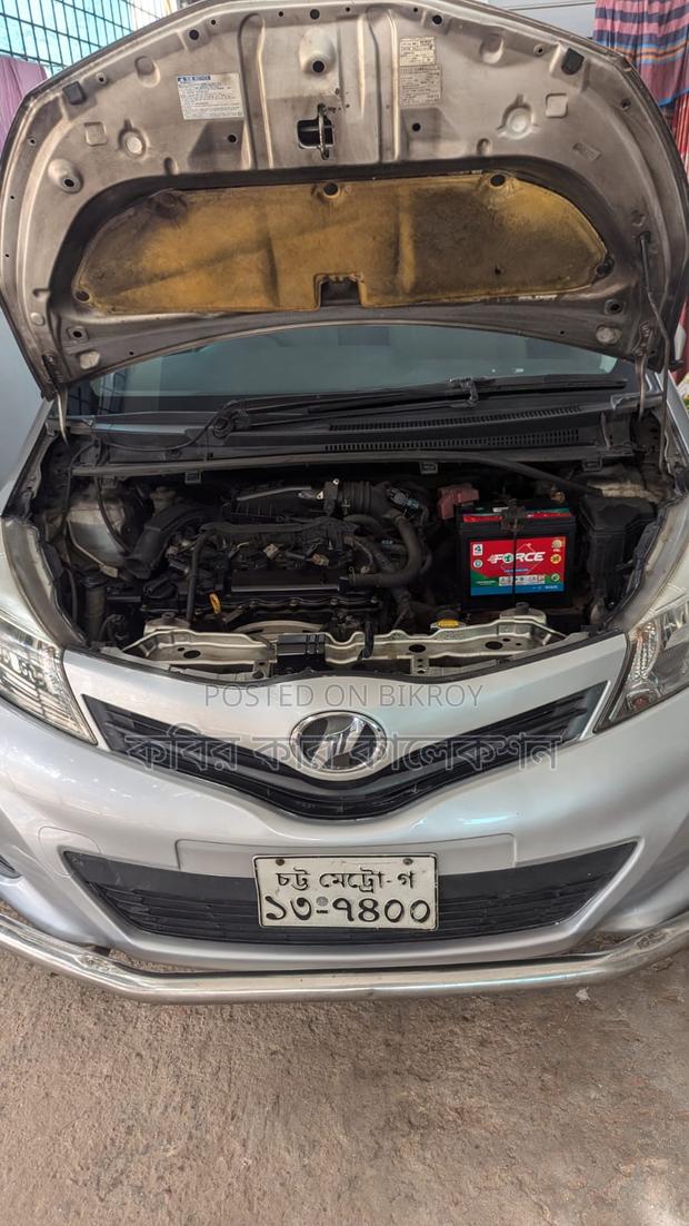 Toyota Vitz key start 2011