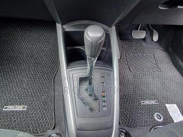Toyota Fielder Ex 2020