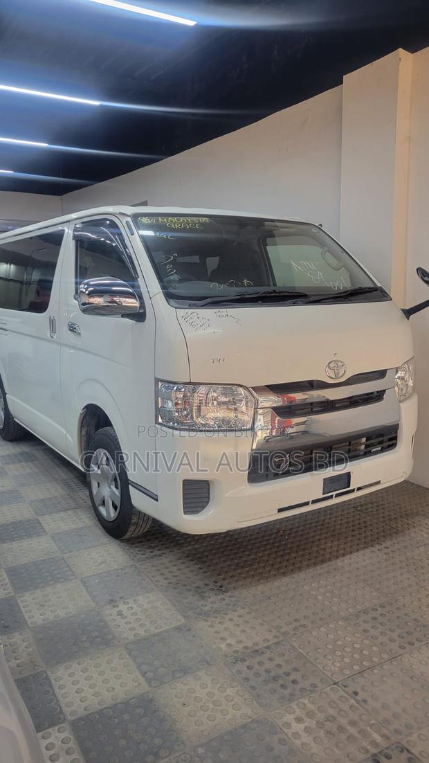 Toyota Hiace GL dual ac 2020