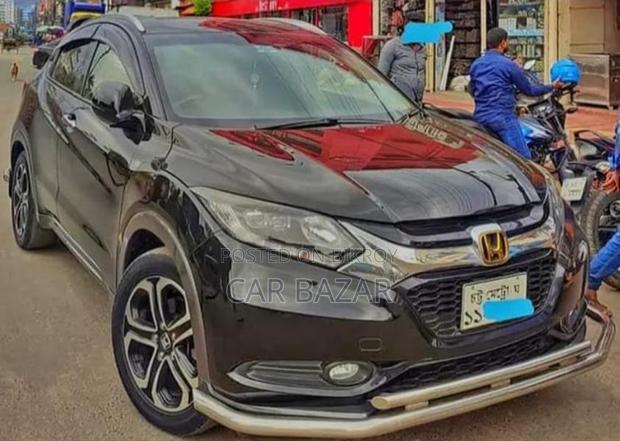 Honda Vezel S NON HYBRID 1.5L 2015