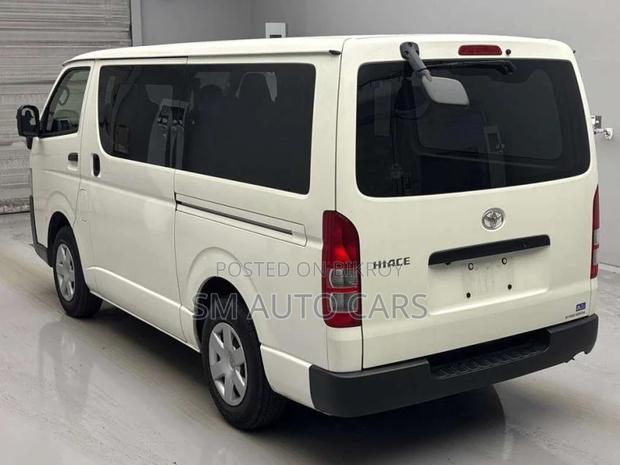 Toyota Hiace DX White Single AC 2021