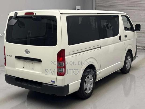 Toyota Hiace DX White Single AC 2021