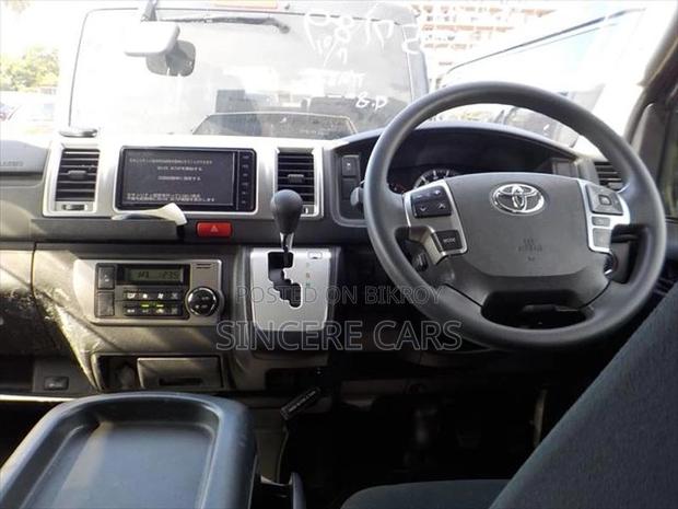 Toyota Hiace SUPER GL LED 2DR PWR 2022
