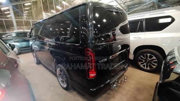 Toyota Hiace SUPER GL DARK PRIM 2 2023
