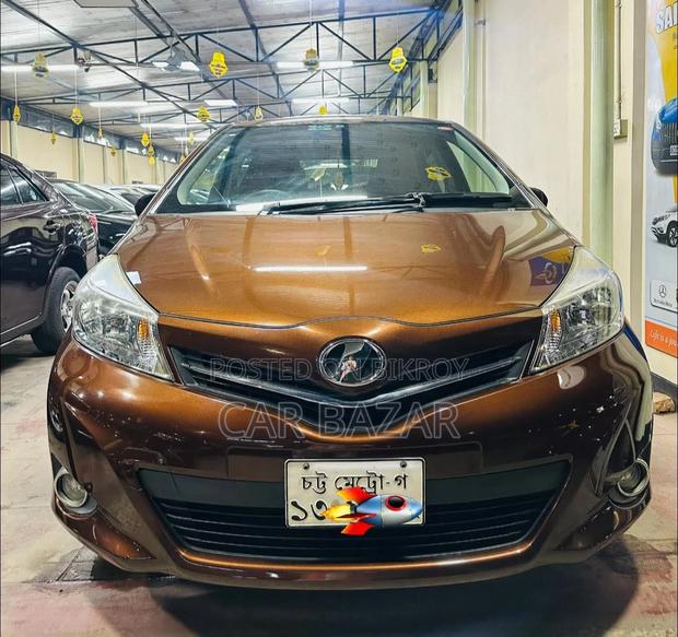 Toyota Vitz Jewela Push Brown 2011