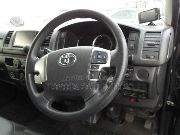 Toyota Hiace GL LED DUAL AC 2020