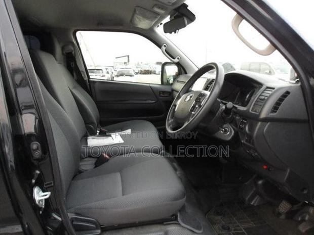 Toyota Hiace GL LED DUAL AC 2020