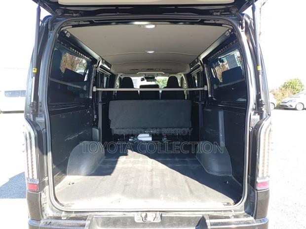 Toyota Hiace GL LED DUAL AC 2020