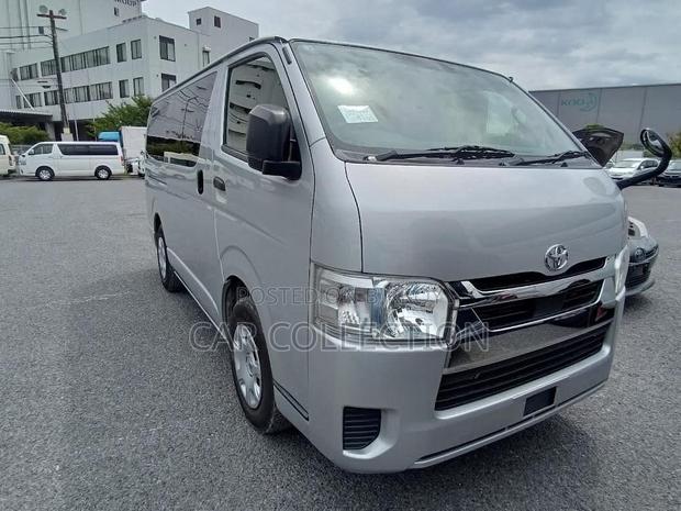 Toyota Hiace GL Silver 2021