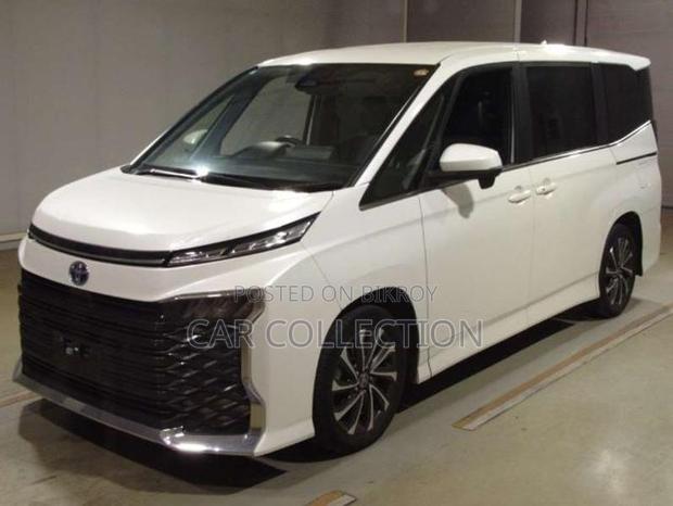 Toyota Voxy SZ hybrid 2023