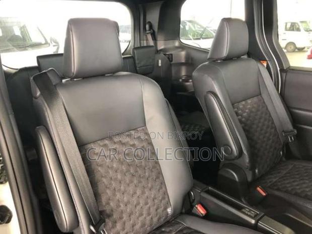 Toyota Voxy SZ hybrid 2023