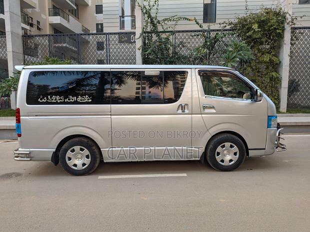 Toyota Hiace GL-SUPER FRESH 2012