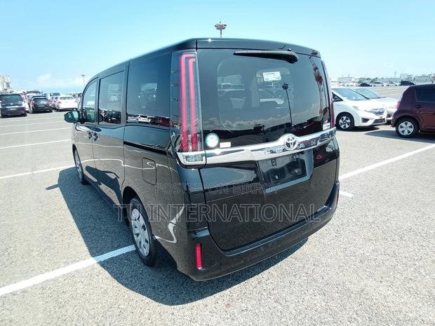 Toyota Noah PUSH NON HYBRID 2021