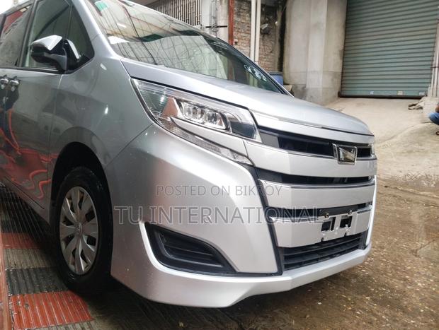 Toyota Noah 2021