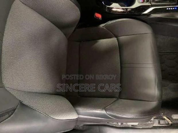 Toyota Corolla Cross Sunroof. Wine Red 2023