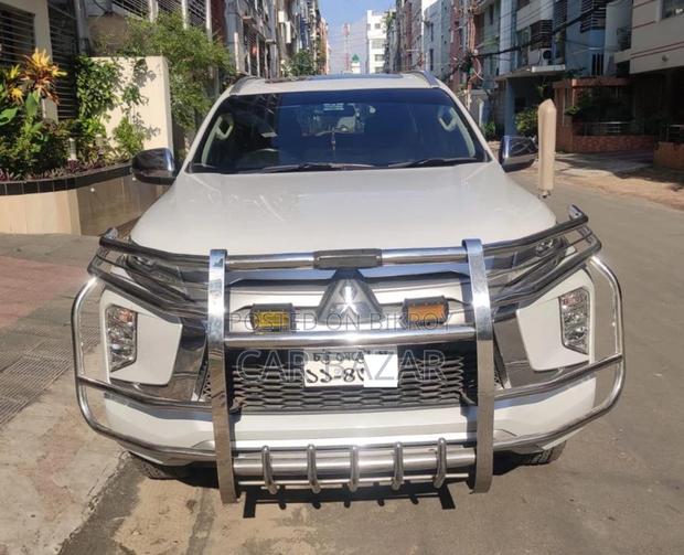 Mitsubishi Pajero Sport 7Seat Sunroof 2019