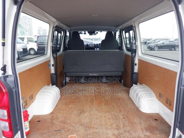 Toyota Hiace DX SINGLE AC 4POINT 2020
