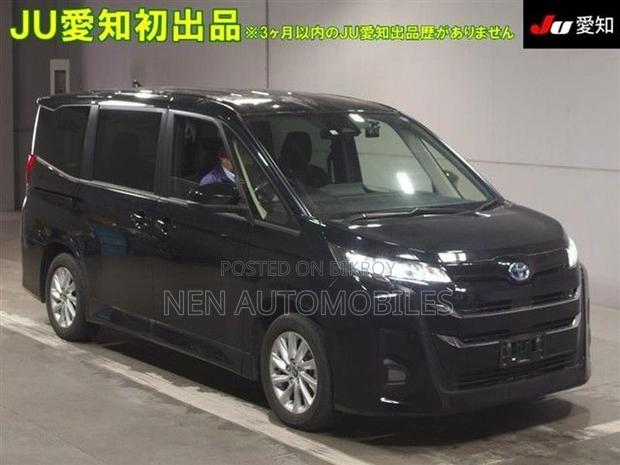 Toyota Noah G 4.5 Two Door powr 2022