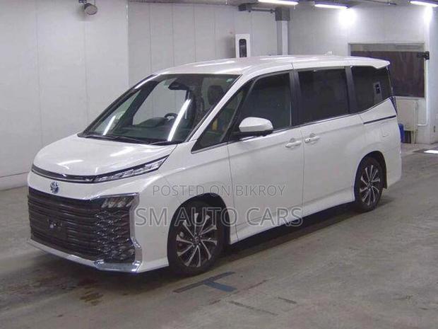 Toyota Voxy Hybrid SZ Pearl New 2022