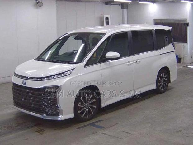 Toyota Voxy Hybrid SZ Pearl New 2022