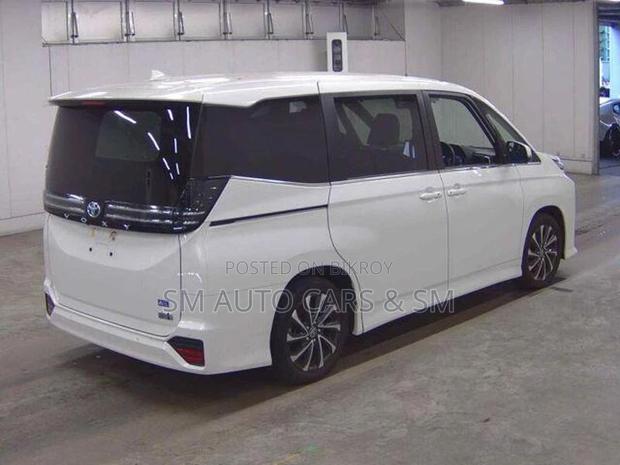 Toyota Voxy Hybrid SZ Pearl New 2022