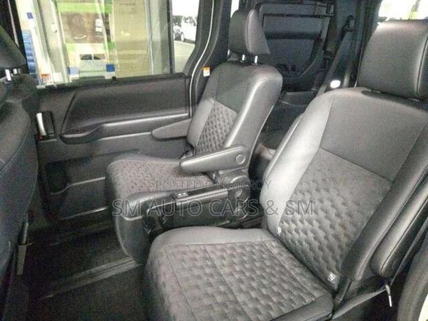 Toyota Voxy Hybrid SZ Pearl New 2022