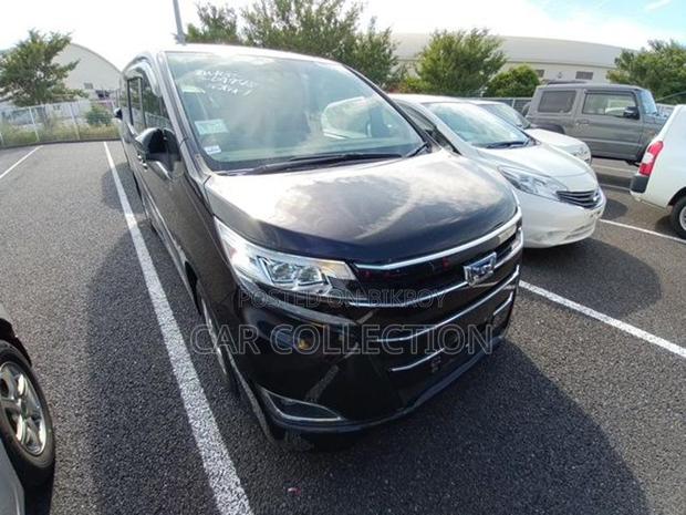 Toyota Noah G Hybrid Black 2021