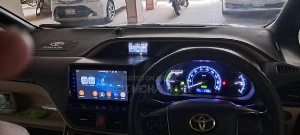Toyota Noah 1.8 FWD Hybrid (7 Seater) 2014 Pearl