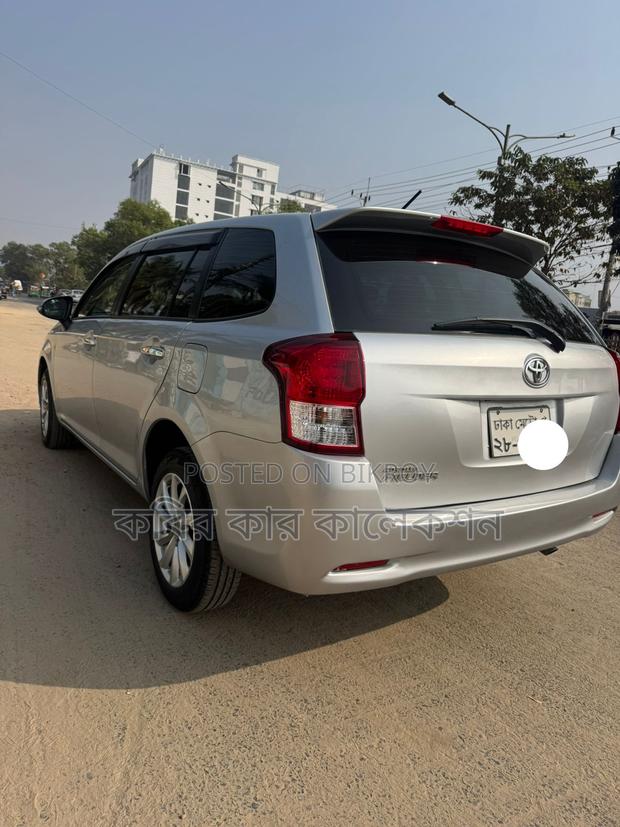 Toyota Fielder silver 2012