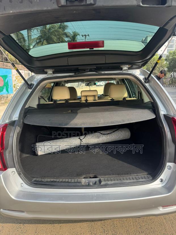 Toyota Fielder silver 2012