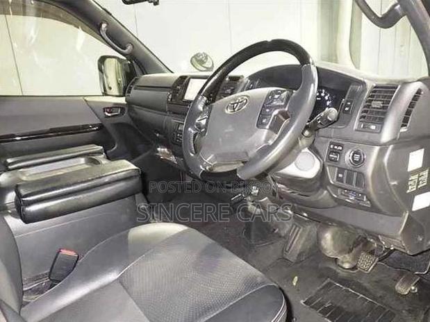 Toyota Hiace Super GL Dark Prime2 2021