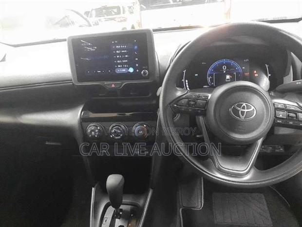 Toyota Yaris Cross hybrid 2021