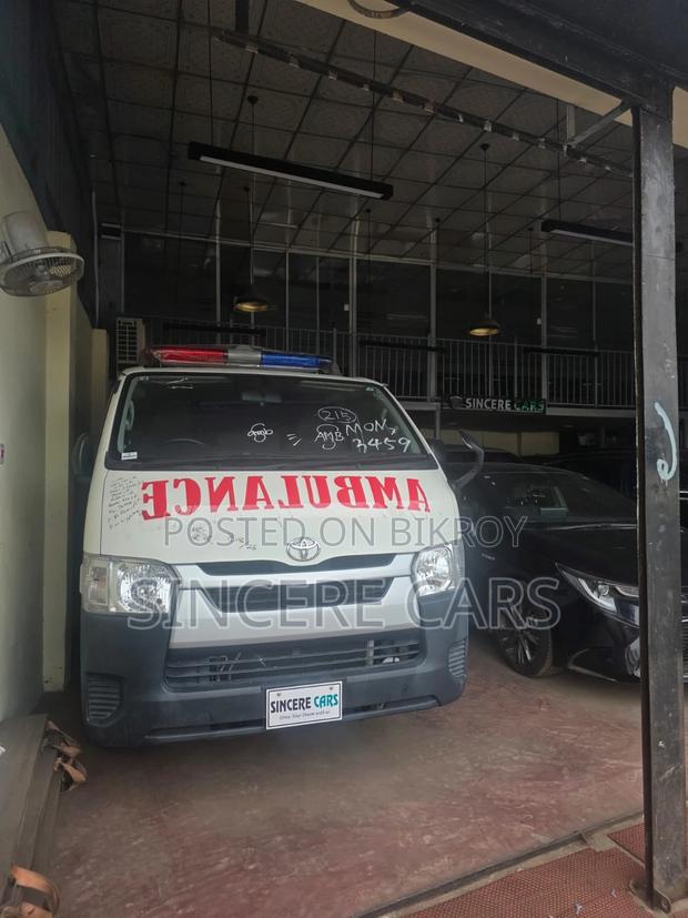Toyota Hiace Ambulance 5Door 2020
