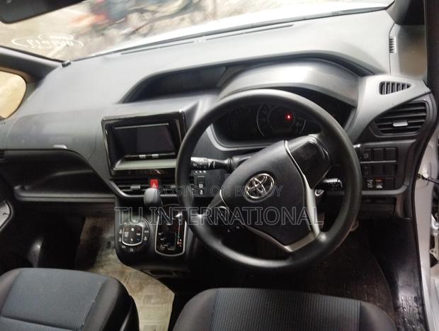 Toyota Noah KEY 1DOOR POWER 2021