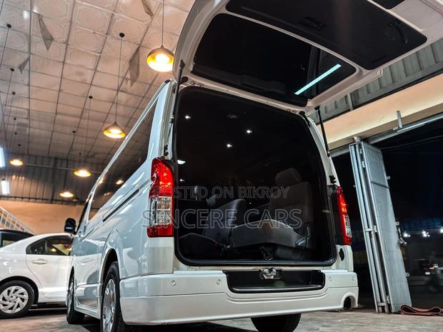 Toyota Hiace SUPER GL-PUSH-LED-4P 2022