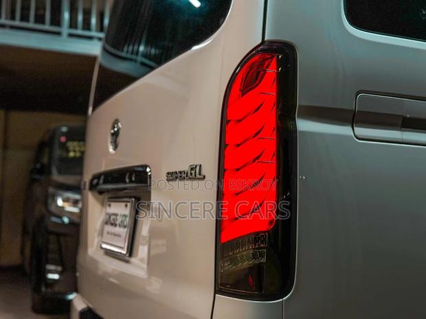 Toyota Hiace SUPER GL-PUSH-LED-4P 2022