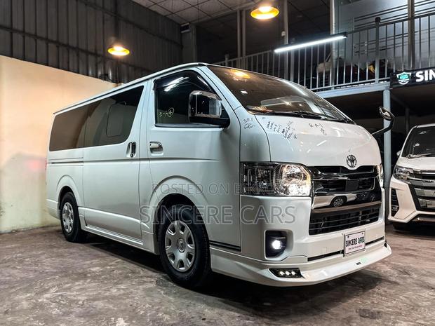 Toyota Hiace SUPER GL-PUSH-LED-4P 2022