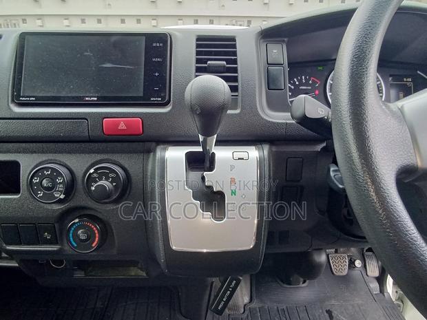 Toyota Hiace GL White 360° 2022