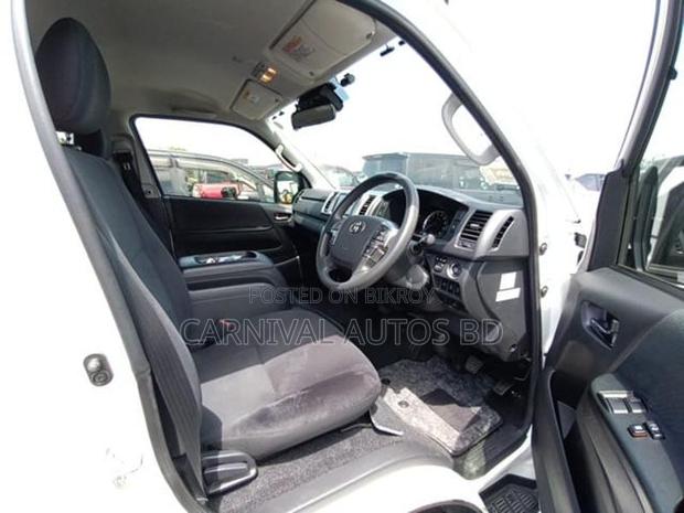 Toyota Hiace SUPER GL DARK PRIME 2022