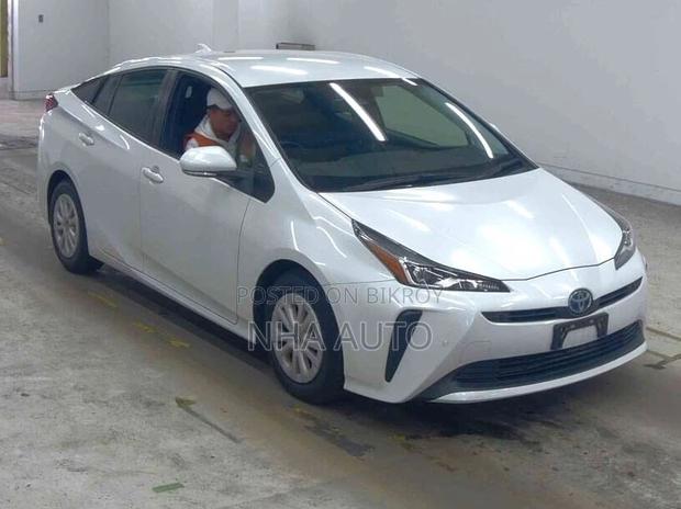 Toyota Prius S PKG 2021